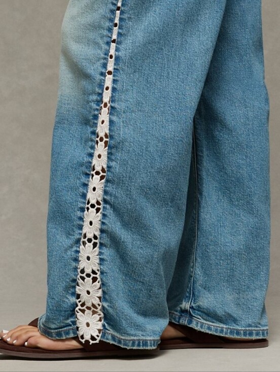 American Eagle Outfitters Denim - AE DREAMY DRAPE ULTRA WIDE LEG Low Rise Lace Crochet Jeans NEW MSRP $84.95 Sz000